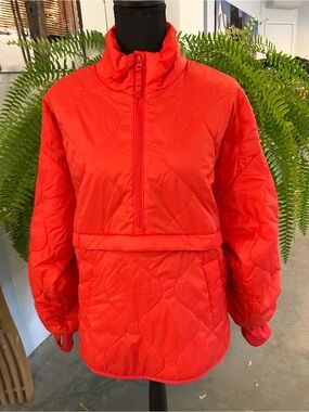Like New Old Navy Active Quilted Poncho Small